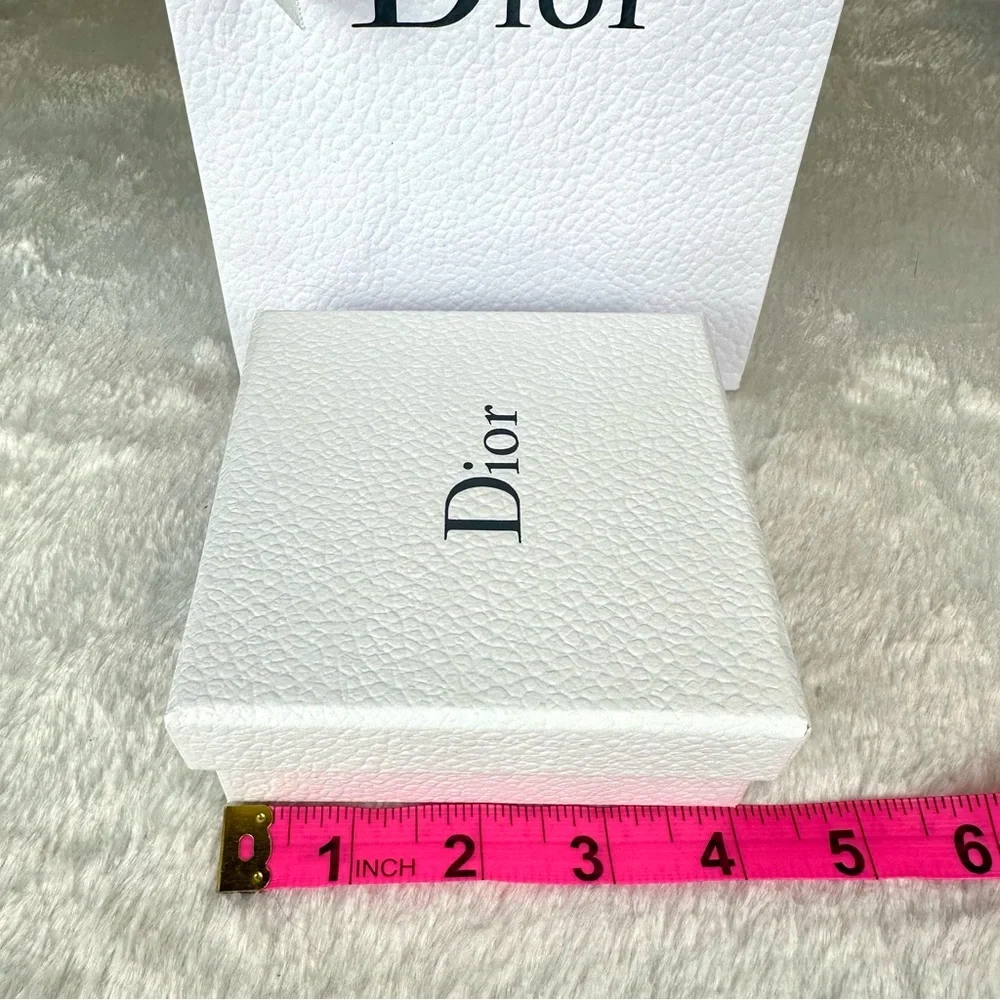 Dior box, bag and ribbon gift set! Beautiful for the perfect gift to giv…